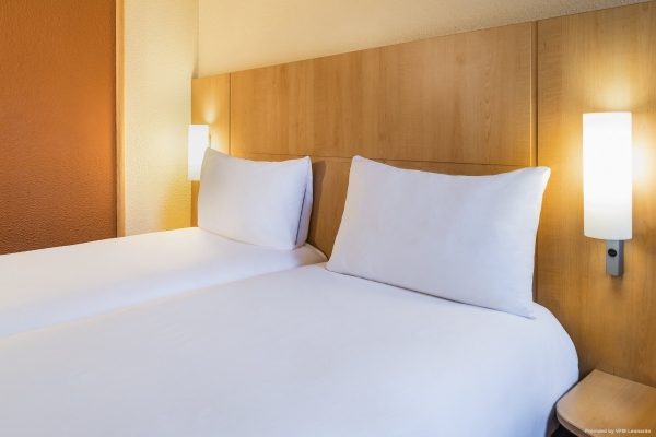 Hotel ibis Paris Pont de Suresnes